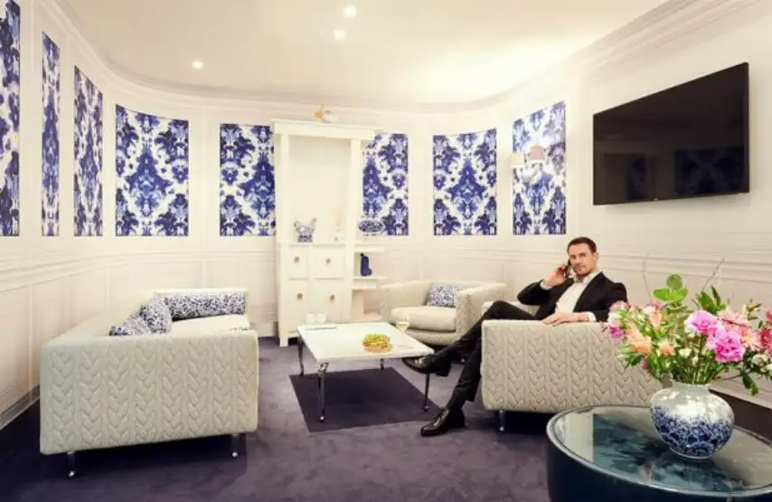 Photos of service VIP Service in an airport Schiphol (AMS)