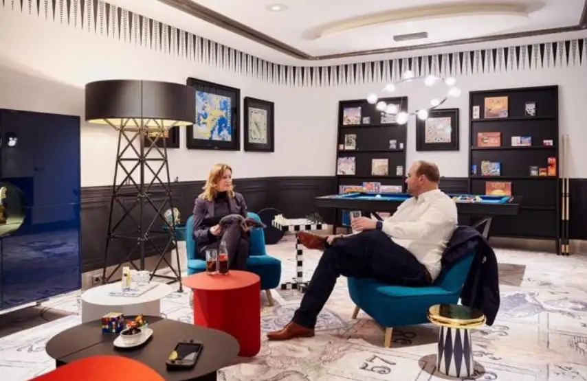 Photos of service VIP Service in an airport Schiphol (AMS)