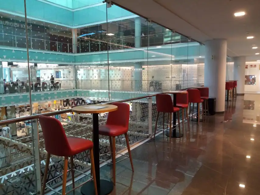 Photos of service Fast Track + VIP Lounge in an airport El Prat (BCN)