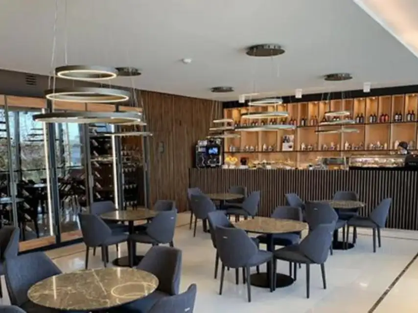 Photos of service Fast Track + VIP Lounge in an airport Bari (BRI)