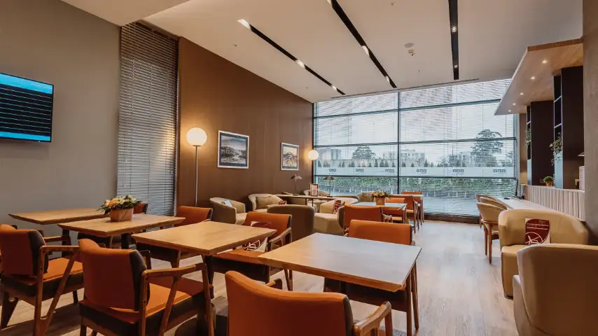 Fast Track + VIP Lounge