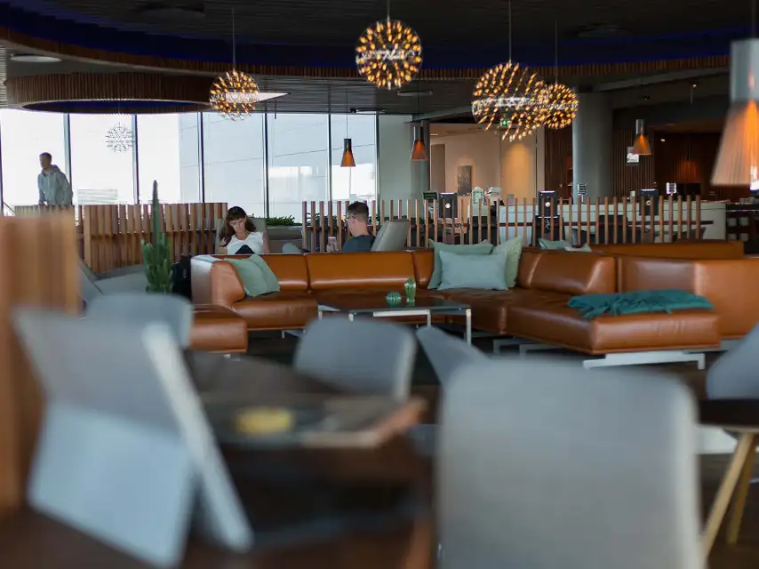 VIP Service + VIP Lounge