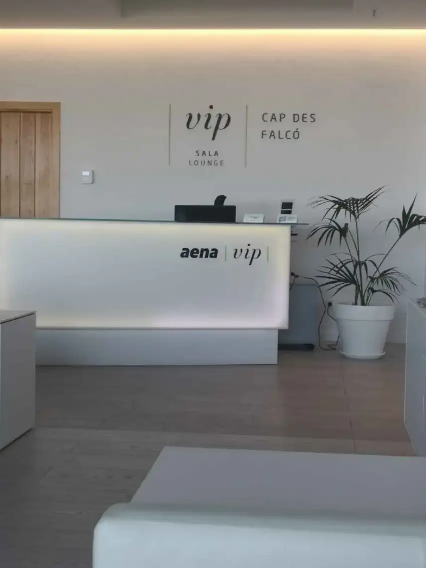 Photos of service Fast Track + VIP Lounge in an airport Ibiza (IBZ)