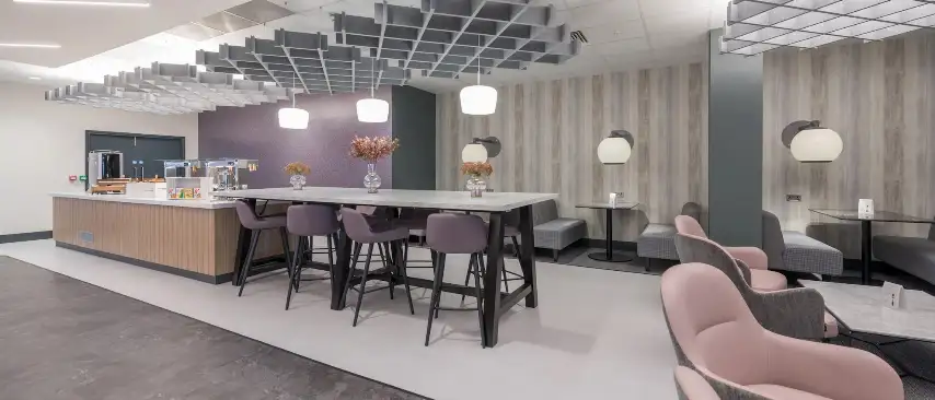 Photos of service Fast Track + VIP Lounge in an airport John Lennon (LPL)