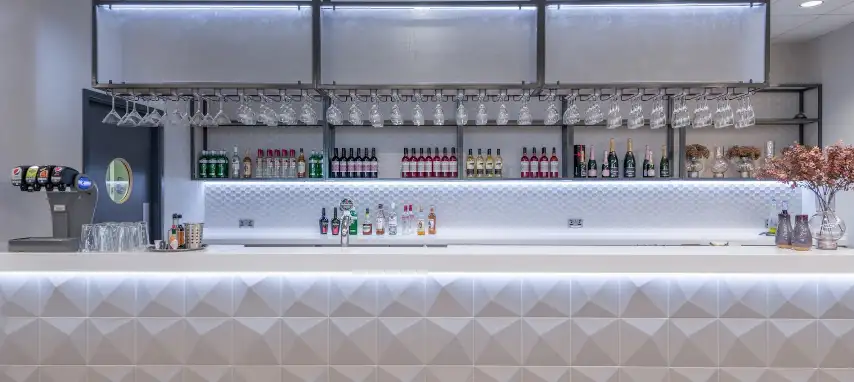Photos of service Fast Track + VIP Lounge in an airport John Lennon (LPL)