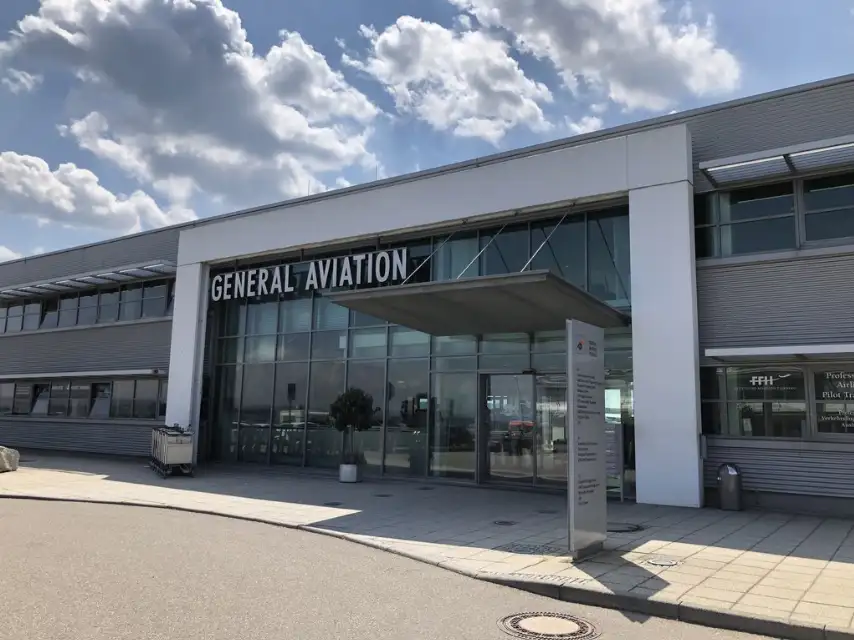 Photos of service VIP Lounge in an airport Stuttgart (STR)