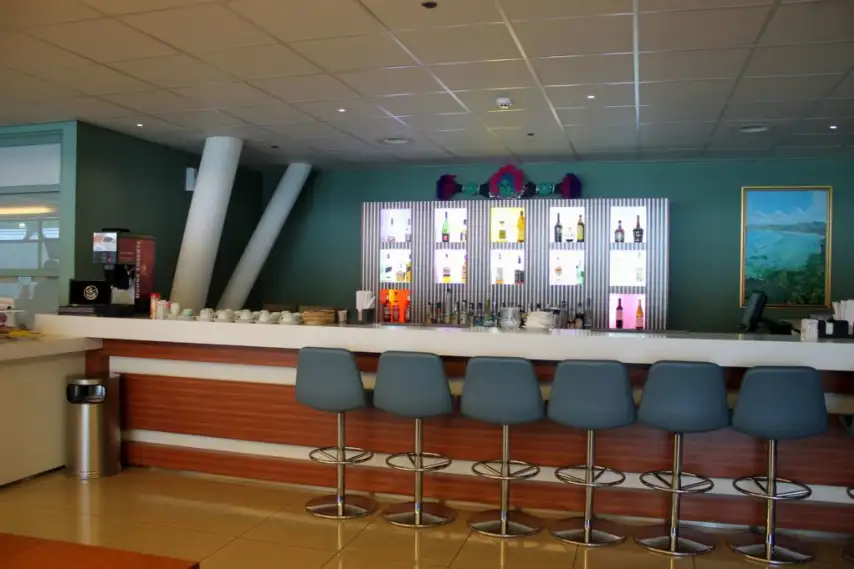 Photos of service Fast Track + VIP Lounge in an airport Princess Juliana (SXM)