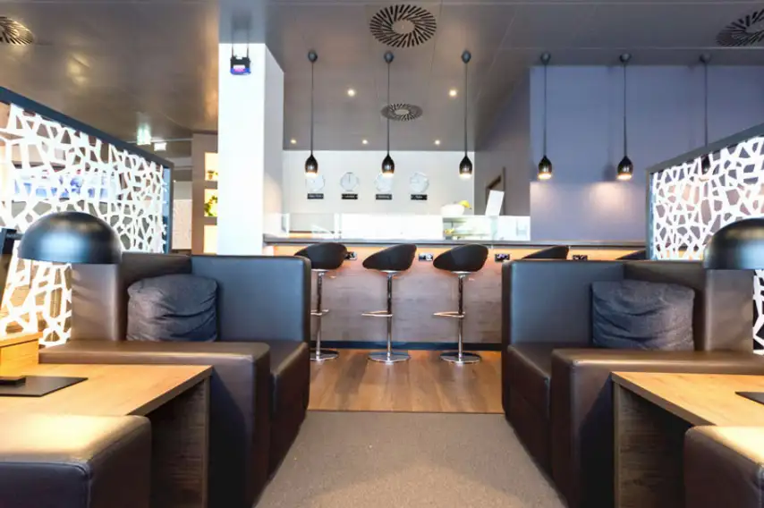 Photos of service Fast Track + VIP Lounge in an airport Salzburg (SZG)