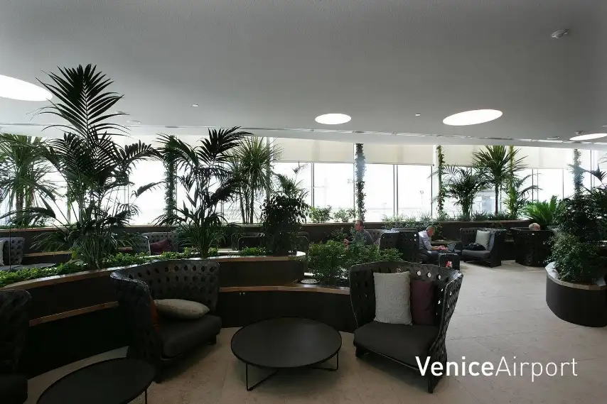 Photos of service Fast Track + VIP Lounge in an airport Venice (VCE)