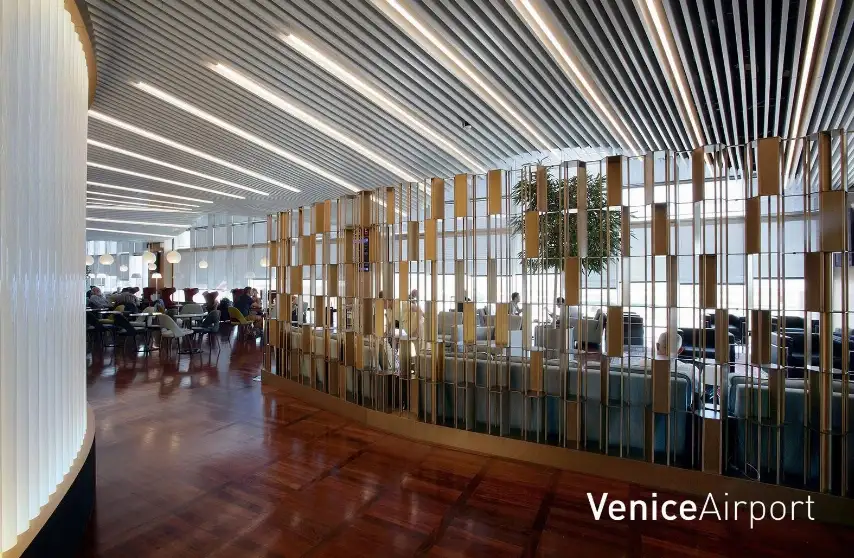 Photos of service Fast Track + VIP Lounge in an airport Venice (VCE)