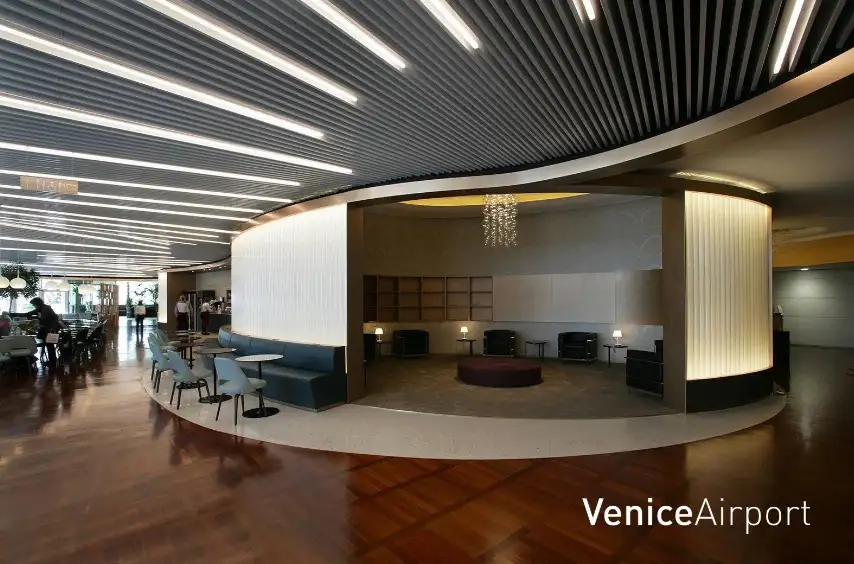 Photos of service Fast Track + VIP Lounge in an airport Venice (VCE)
